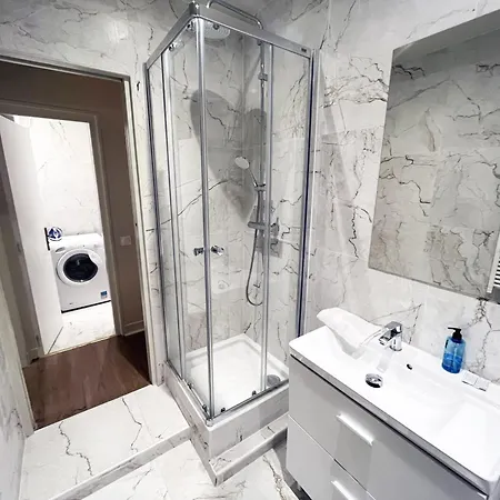 06 - Designed Flat Grands Boulevards Apartment *